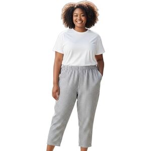 Old Navy Women's Black and White Striped Cropped Pants